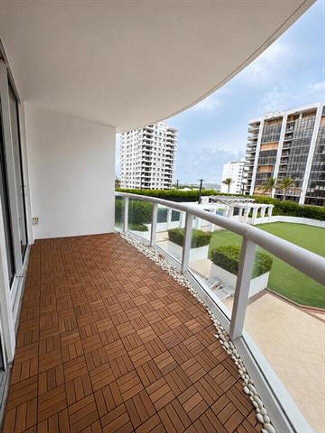 Building Photo - 6365 Collins Ave