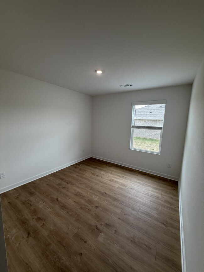 Building Photo - 376 Texas Ave