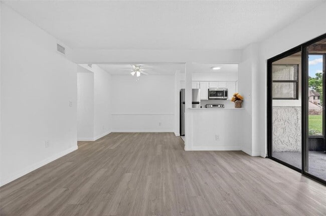 Building Photo - 2929 Antique Oaks Cir