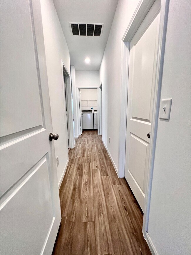 Building Photo - 17835 Plow Horse Ln