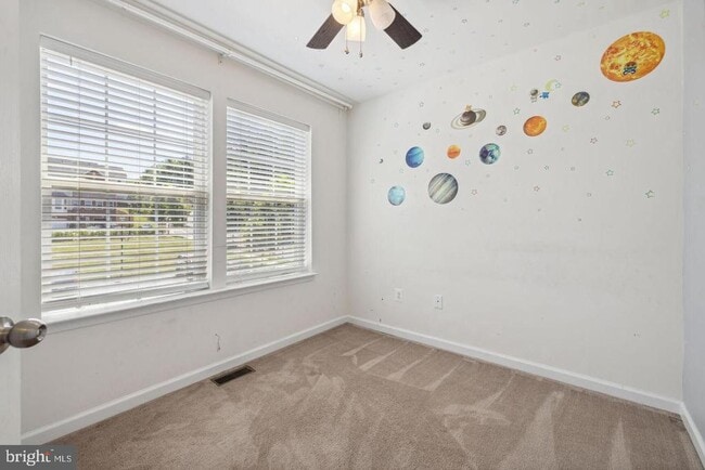 Building Photo - 6252 Newport Ct