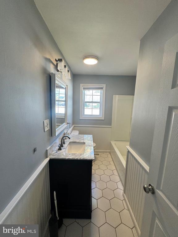 Building Photo - 615 Jackson Ave