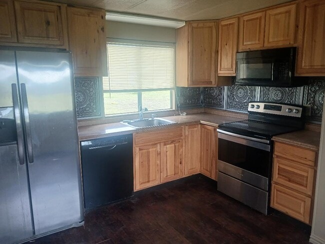 Building Photo - 5427 Arrowhead Dr