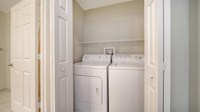 Building Photo - 1064 N Tamiami Trl