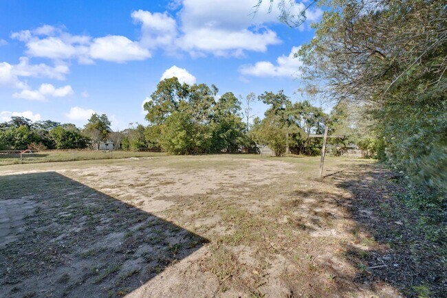 Building Photo - 2709 Lumpkin Rd