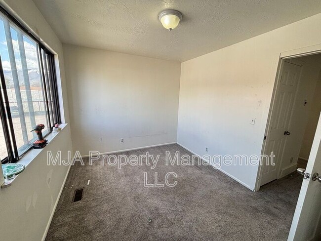 Building Photo - 1145 W 1600 N