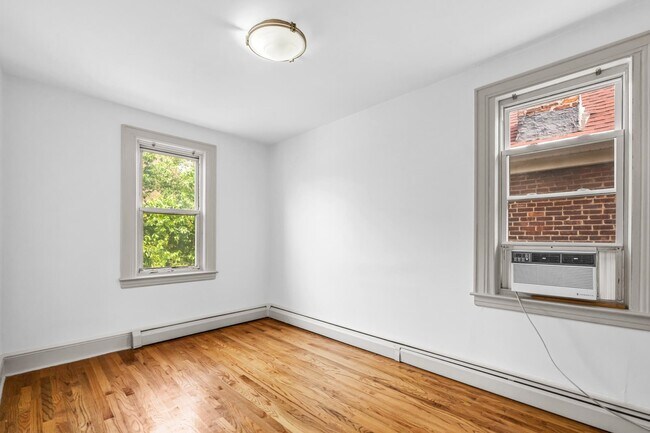 Building Photo - 1012 74th St