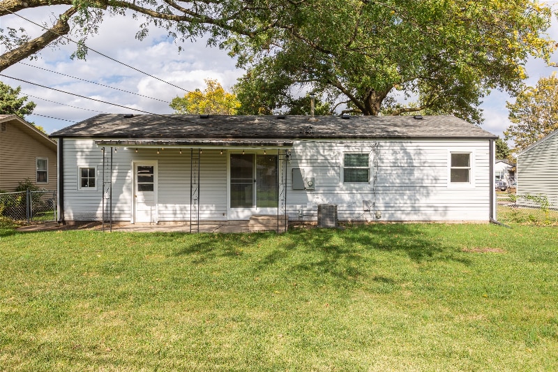 Building Photo - 213 Highland Dr