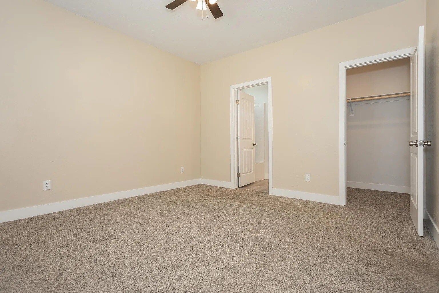 Building Photo - 1741 S Dandelion St