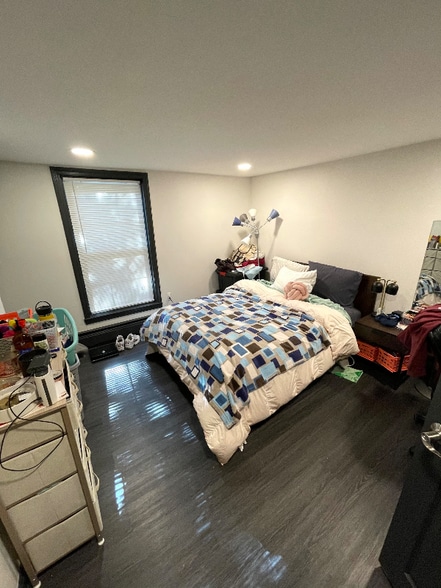 Building Photo - 79 Lloyd Ave