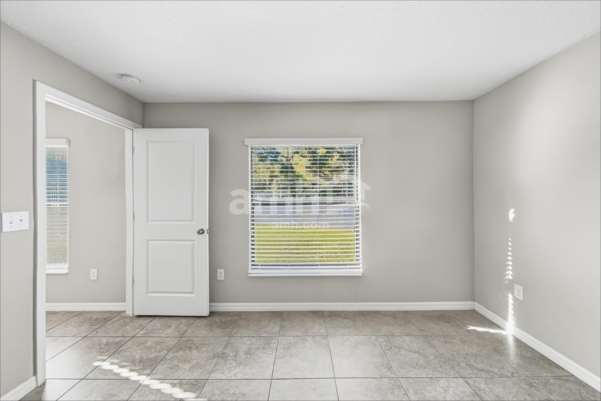 Building Photo - 10132 Carloway Hills Dr