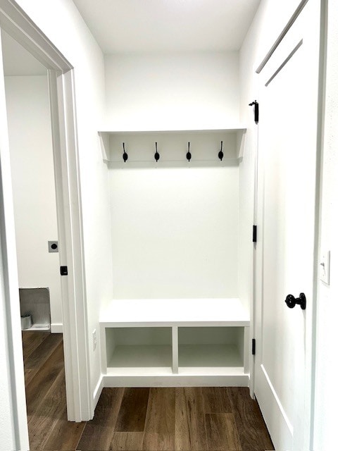 Wall Tree - 800 Hoffman Hills Blvd