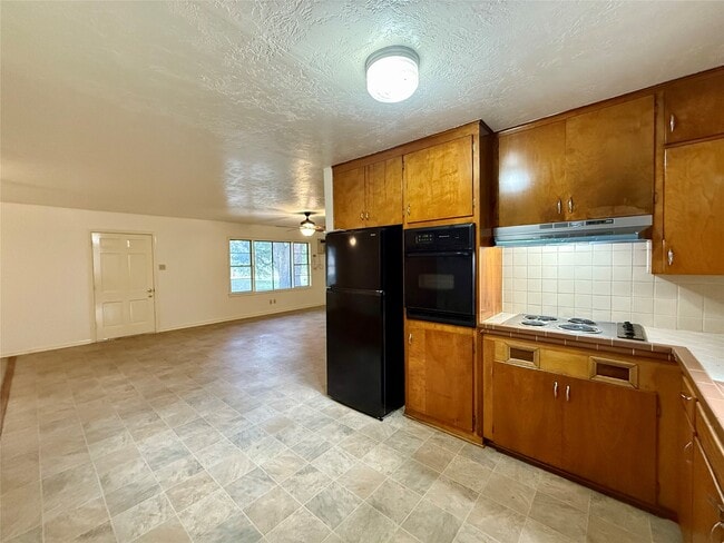 Building Photo - 219 Moore St