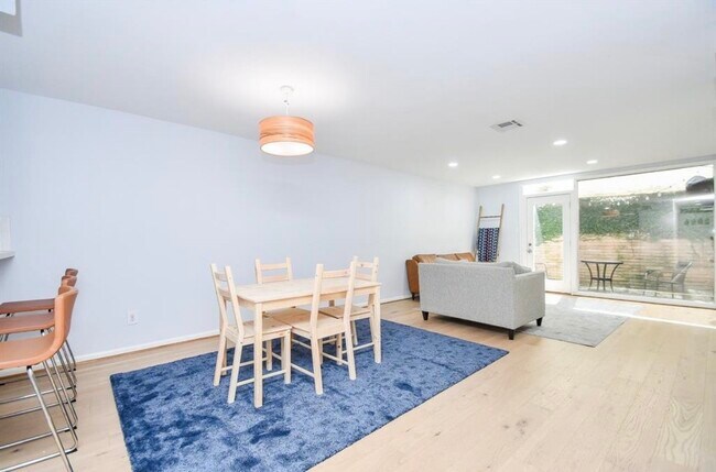 Building Photo - 615 Kipling St