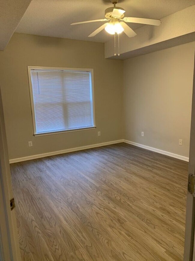 Building Photo - X101