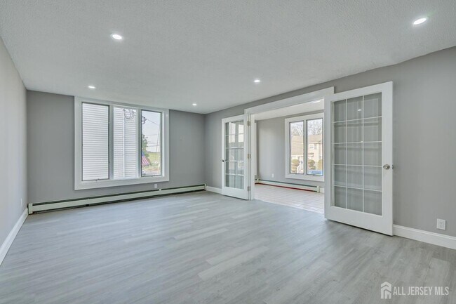 Building Photo - 36 2nd Ave