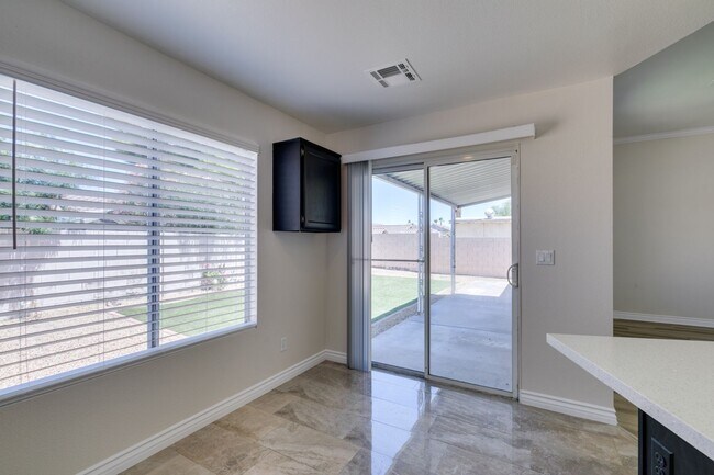 Building Photo - 434 Viewmont Dr