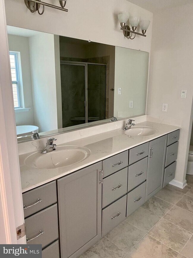 Building Photo - 730 Houston St