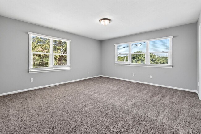 Building Photo - 7629 Pinkney St