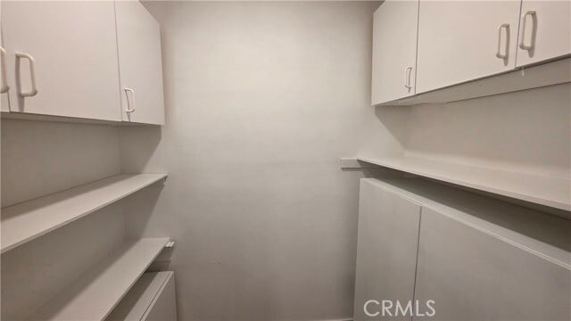 Building Photo - 18224 Chatsworth St