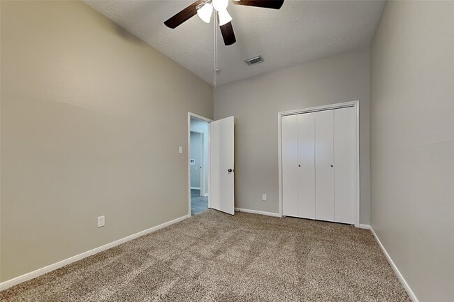 Building Photo - 10542 Waving Fields Dr