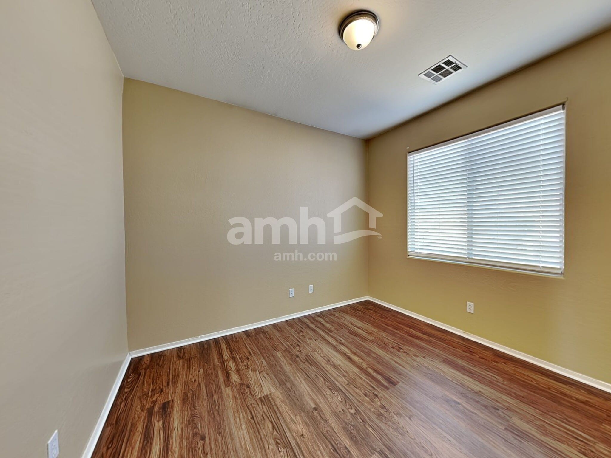 Building Photo - 3708 S 100th Glen