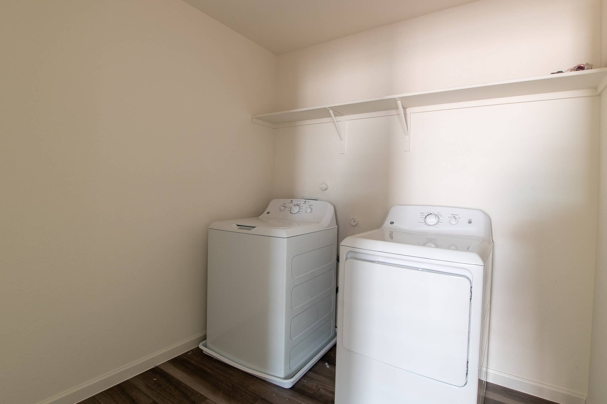 Laundry - 14141 Emeric St