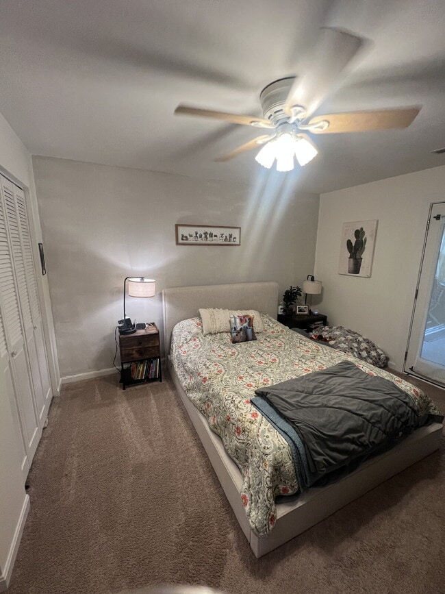 Building Photo - Spacious Multi-Generational Home on 3 Acre...