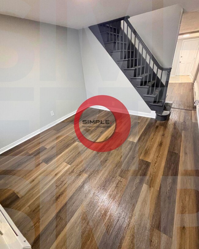 Building Photo - Two-bedroom one bath house