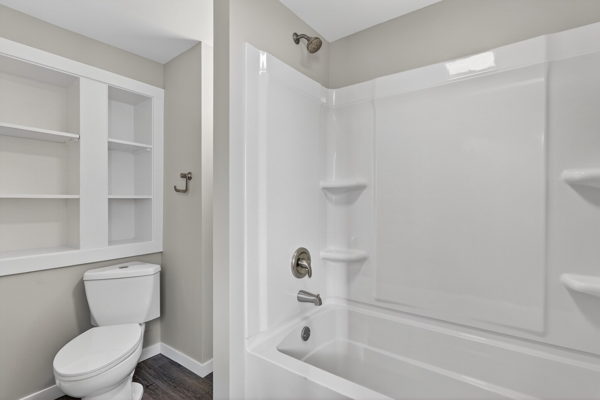 Building Photo - 428 W Delavan Dr