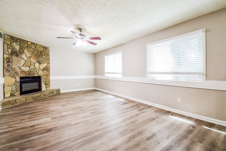 Building Photo - 3210 Fescue Cir
