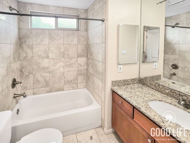 Building Photo - Gorgeous 2B/1.5BA Condo in the Heart of Normal Heights!