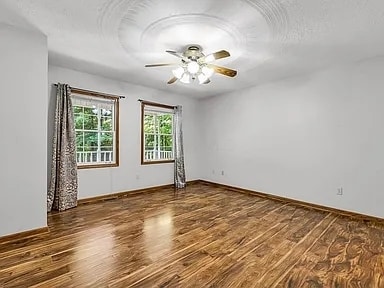Building Photo - 428 Grand Ridge Dr