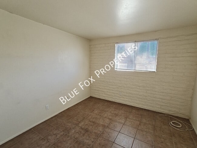 Building Photo - 3755 S Amos Pl