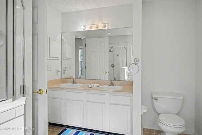 Building Photo - 1290 Ardmore St