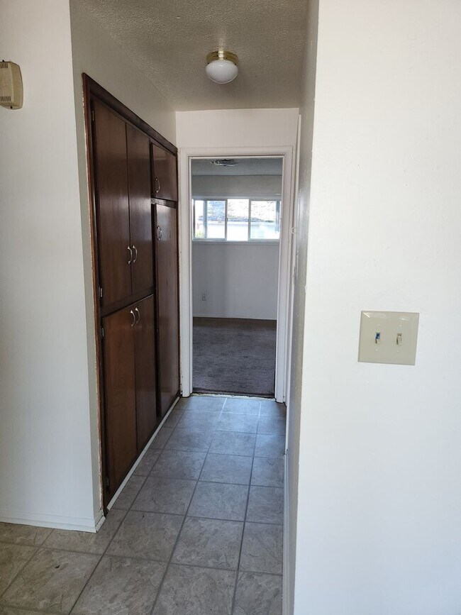 Building Photo - 1890 Kalmia St