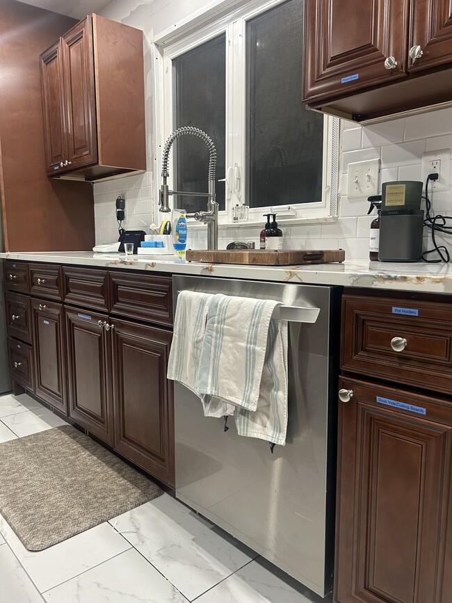 Building Photo - 6610 Cottontail Ct