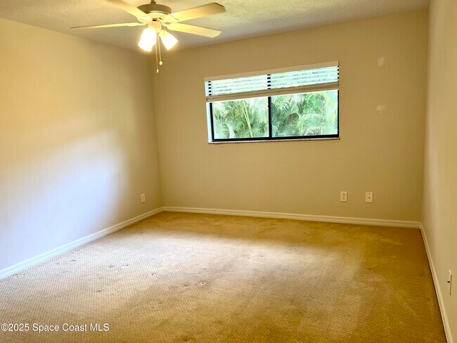 Building Photo - 2369 Golf Lake Cir