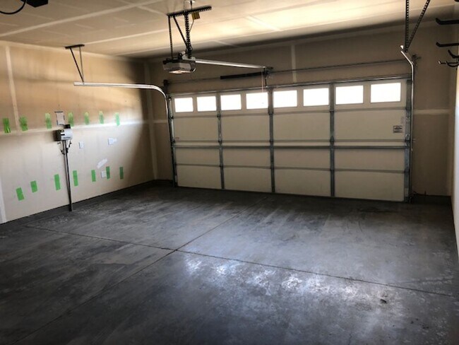 Building Photo - 110 Bull Frog Dr