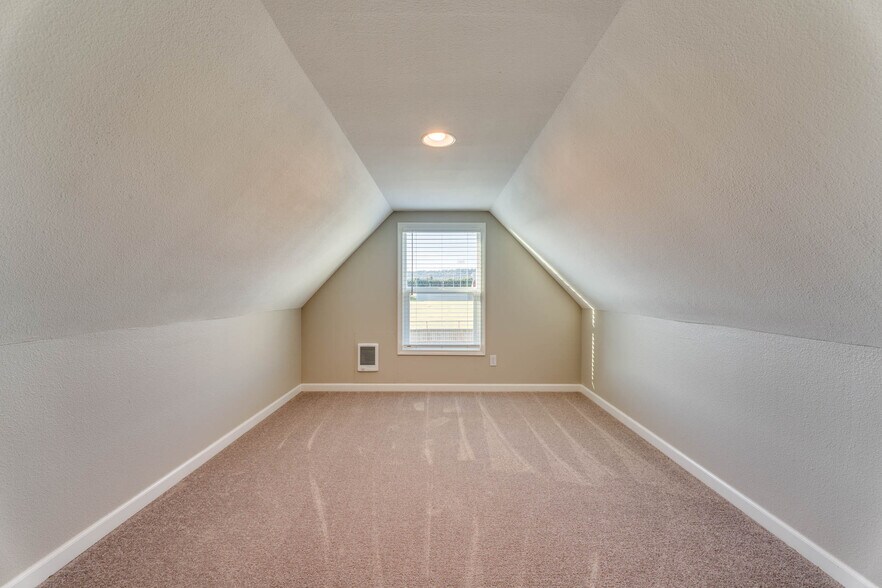 Building Photo - 2908 Hemlock St