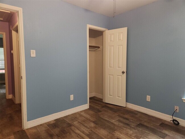 Building Photo - 303 Pine Mist Ln