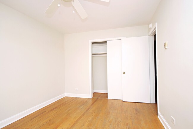 Building Photo - Student-Friendly Ivy Rd Apartment Near Foods of All Nations