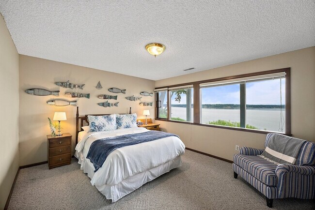 Building Photo - 153 Maple Ln NW