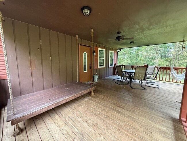 Building Photo - 32 Brown Ln