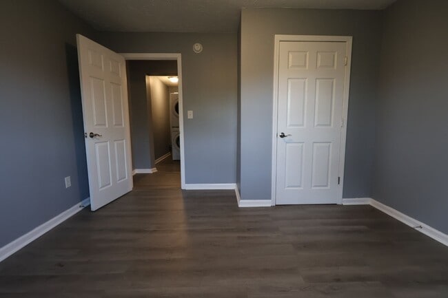 Building Photo - 308 Larkwood Dr
