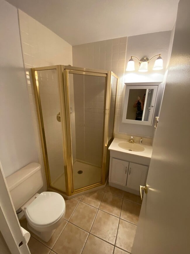 Building Photo - Stylish 2-Bedroom Townhouse in Sun City Summerlin with Resort-Style Amenities