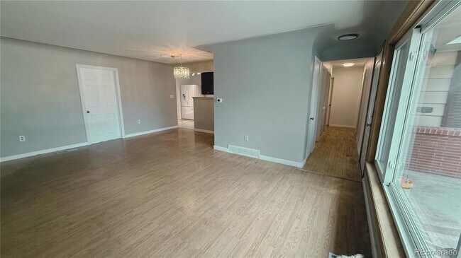 Building Photo - 273 S 13th Ave
