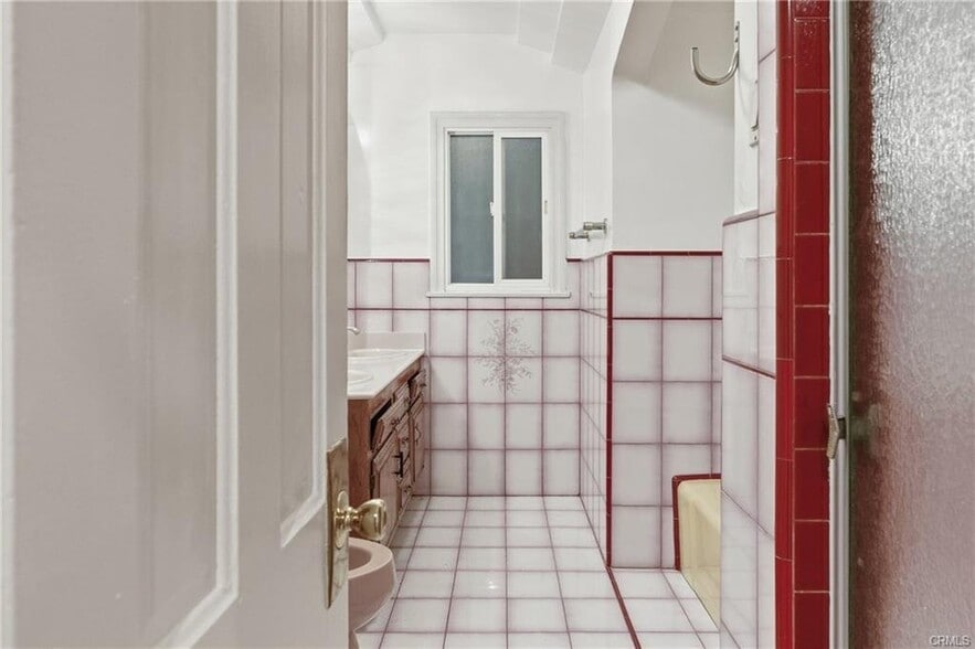 Building Photo - 238 S Detroit St