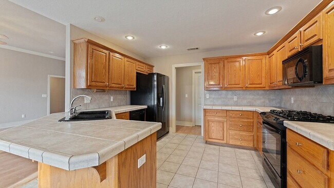 Building Photo - Newly update 4 bedroom house just off Double Springs Road