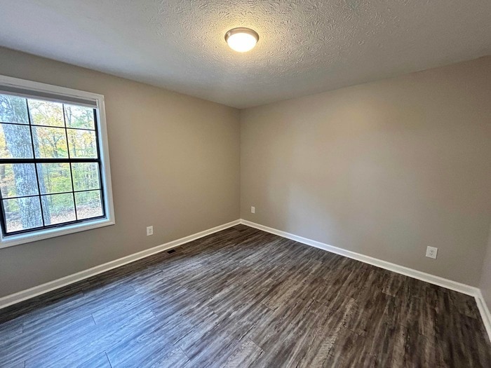 Building Photo - 1008 Tyree Ct S